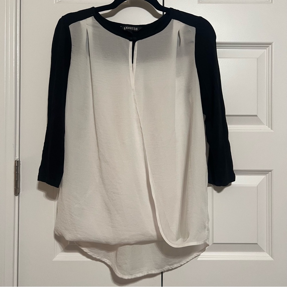 Express Women's Black and White Blouse